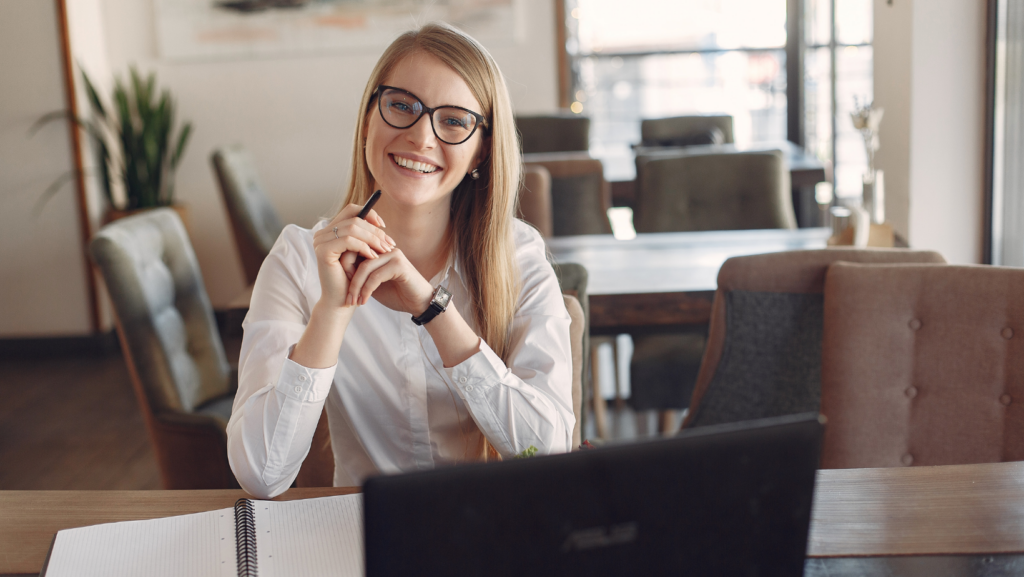 Atom Soluciones | Benefits of Outsourcing Recruitment and outsourcing